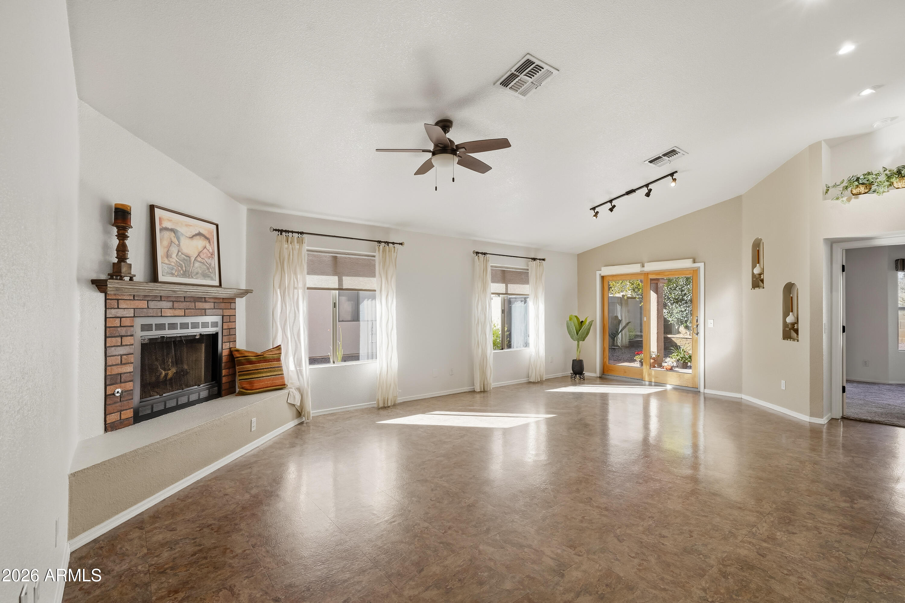 4762 Chaparral Loop Sierra Vista, AZ 85635 - Photo 3 of 30 Large Living Area w/ Fireplace