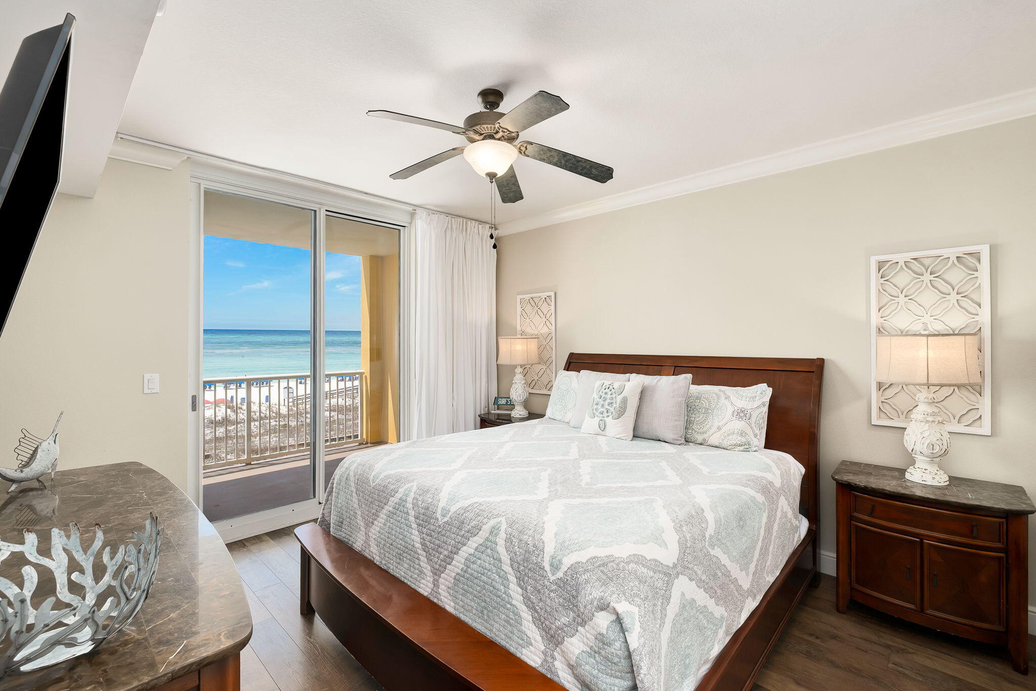 1150 Santa Rosa Boulevard, Unit 305 Fort Walton Beach, FL 32548 - Photo 12 of 43 a bedroom with a large bed and a window