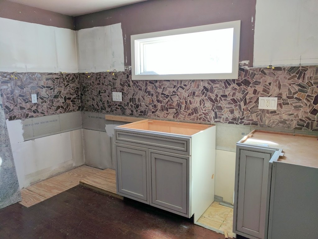 28 Longview Road Framingham, MA 01701 - Photo 5 of 16 Gallery Image 5