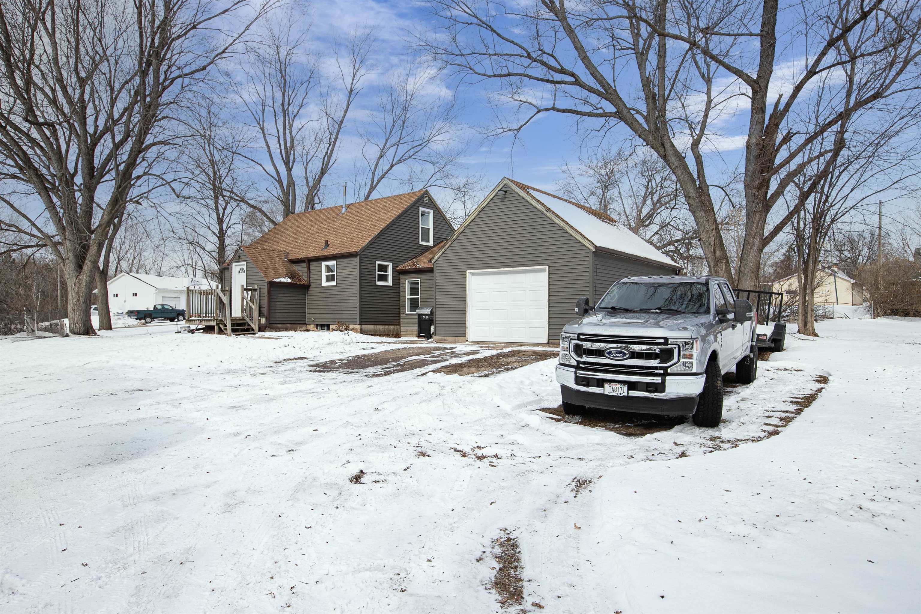 E8560 Court Street New London, WI 54961 - Photo 4 of 39