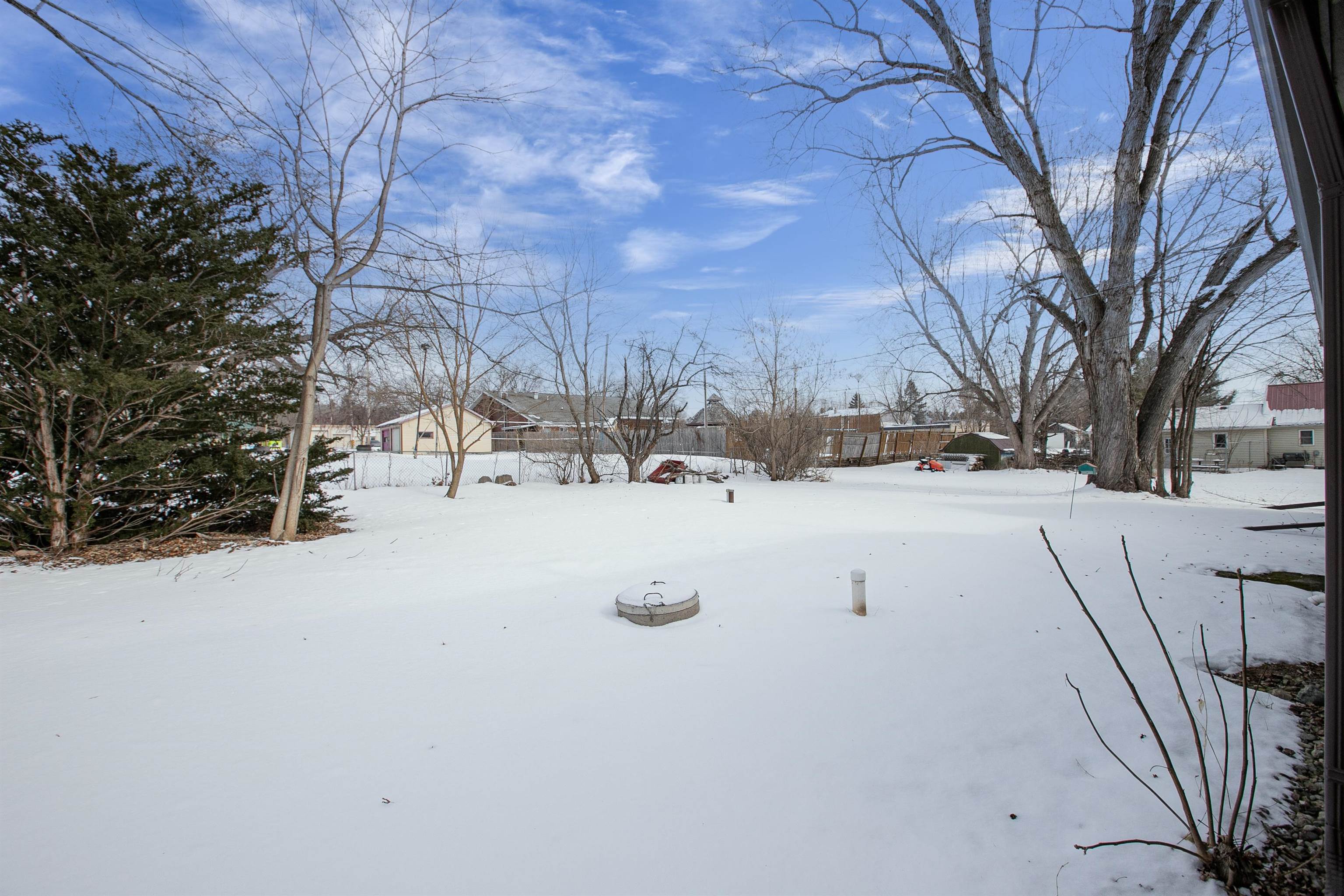 E8560 Court Street New London, WI 54961 - Photo 5 of 39