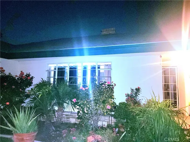 a close view of sink and tap