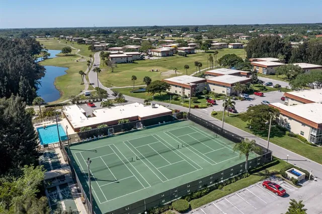 $2,000 | 53 Woodland Drive, Unit 105, Vero Beach, FL 32962