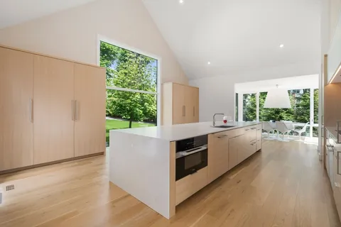 $5,695,000 | 21 White Oak Road, Newton, MA 02468