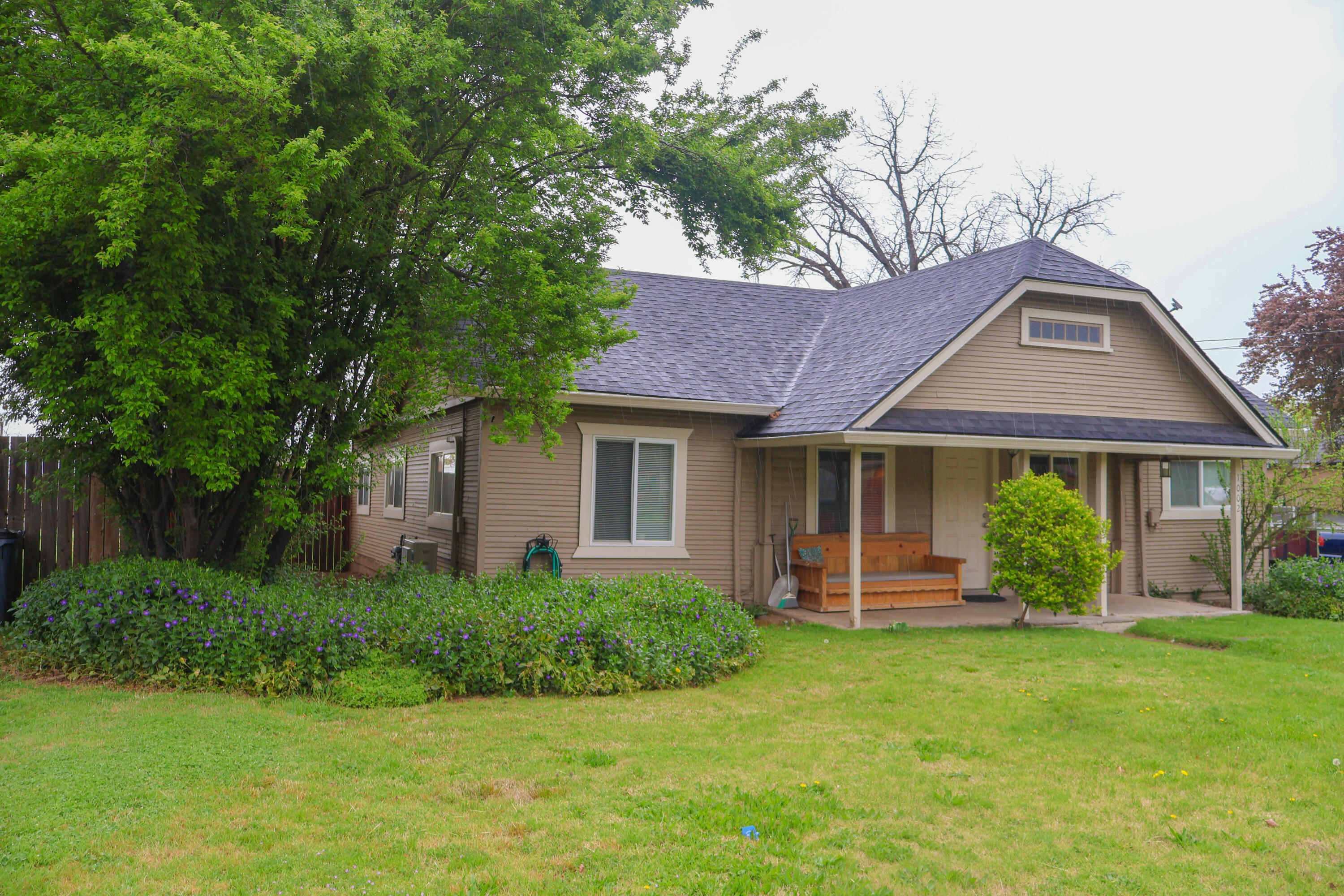 1002 Sunset Avenue Medford, OR 97501 - Photo 1 of 17