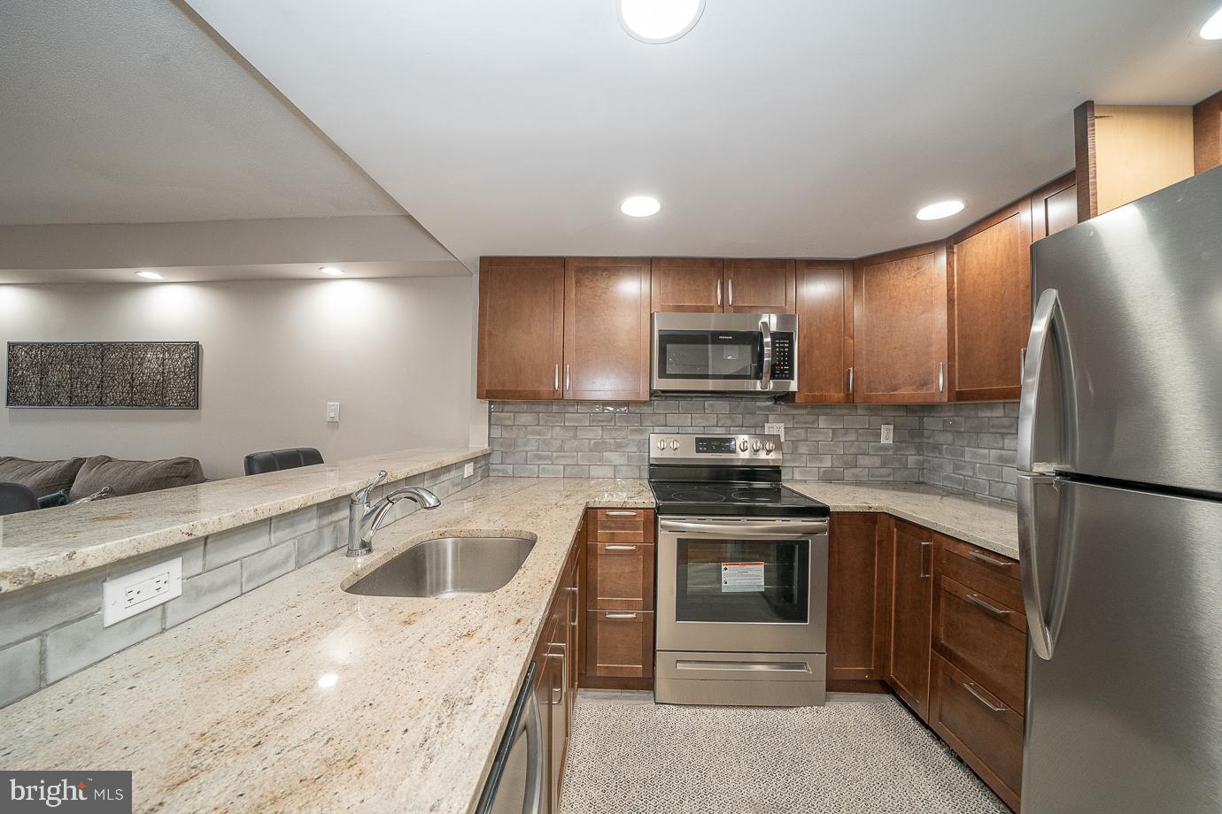 2001 Hamilton Street, Unit 1925 Philadelphia, PA 19130 - Photo 7 of 30