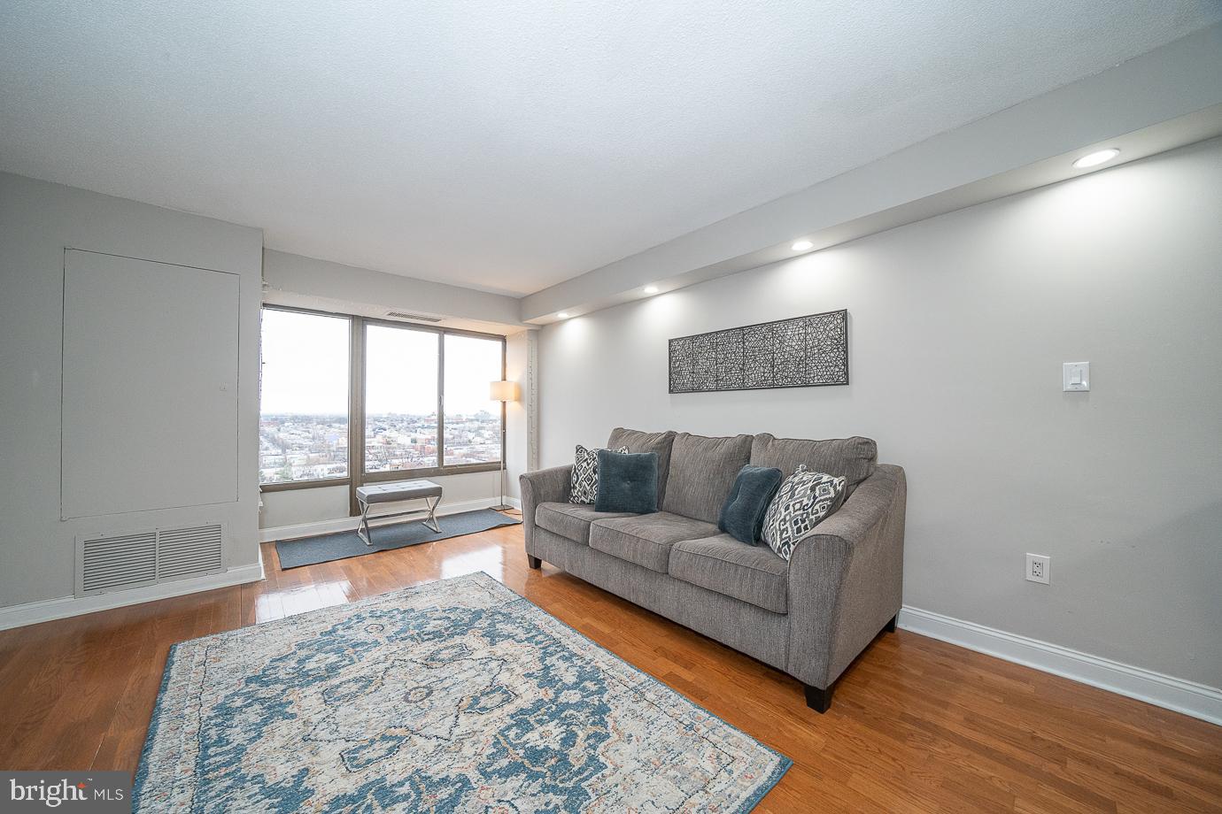 2001 Hamilton Street, Unit 1925 Philadelphia, PA 19130 - Photo 8 of 30