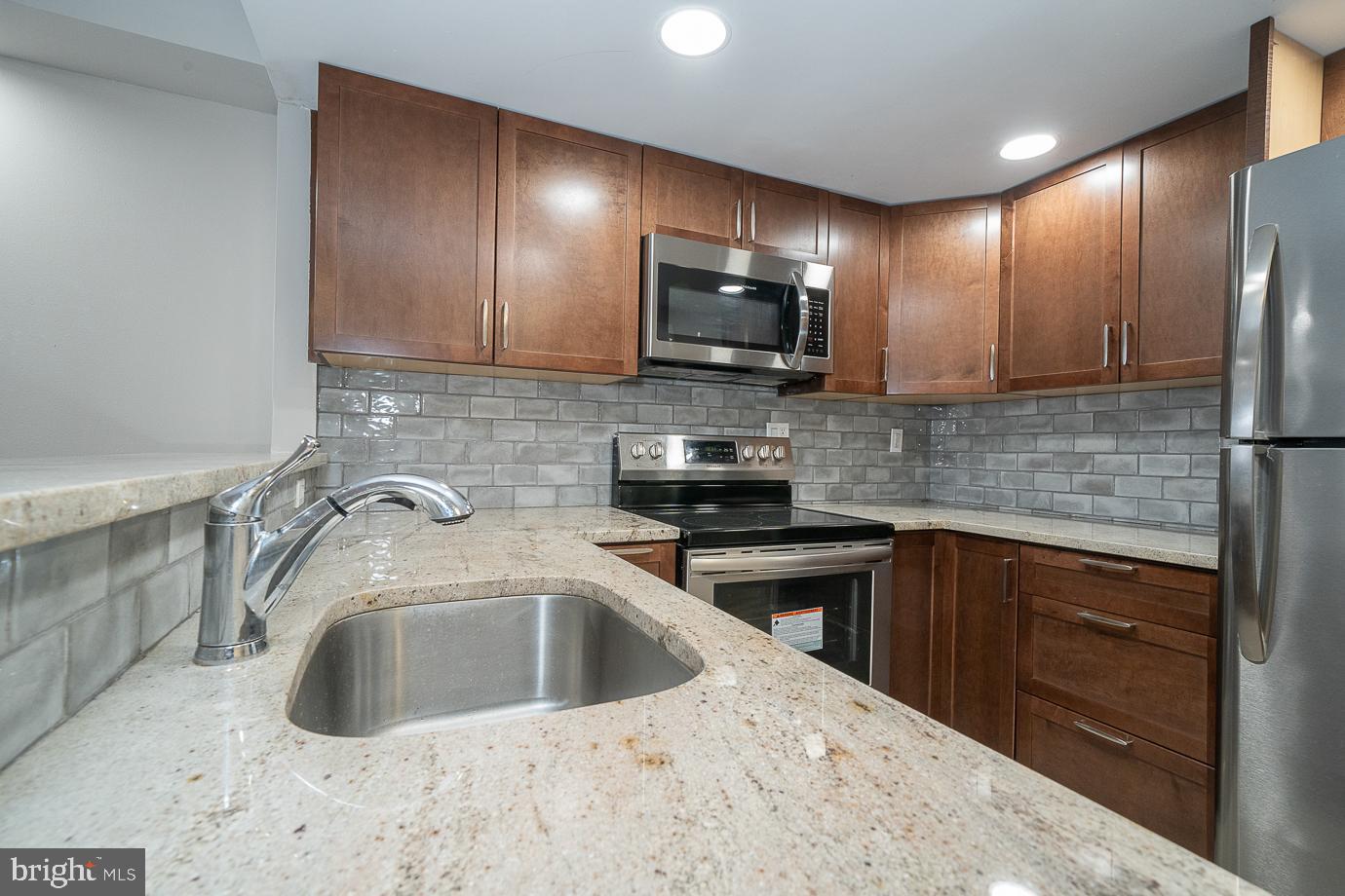 2001 Hamilton Street, Unit 1925 Philadelphia, PA 19130 - Photo 10 of 30