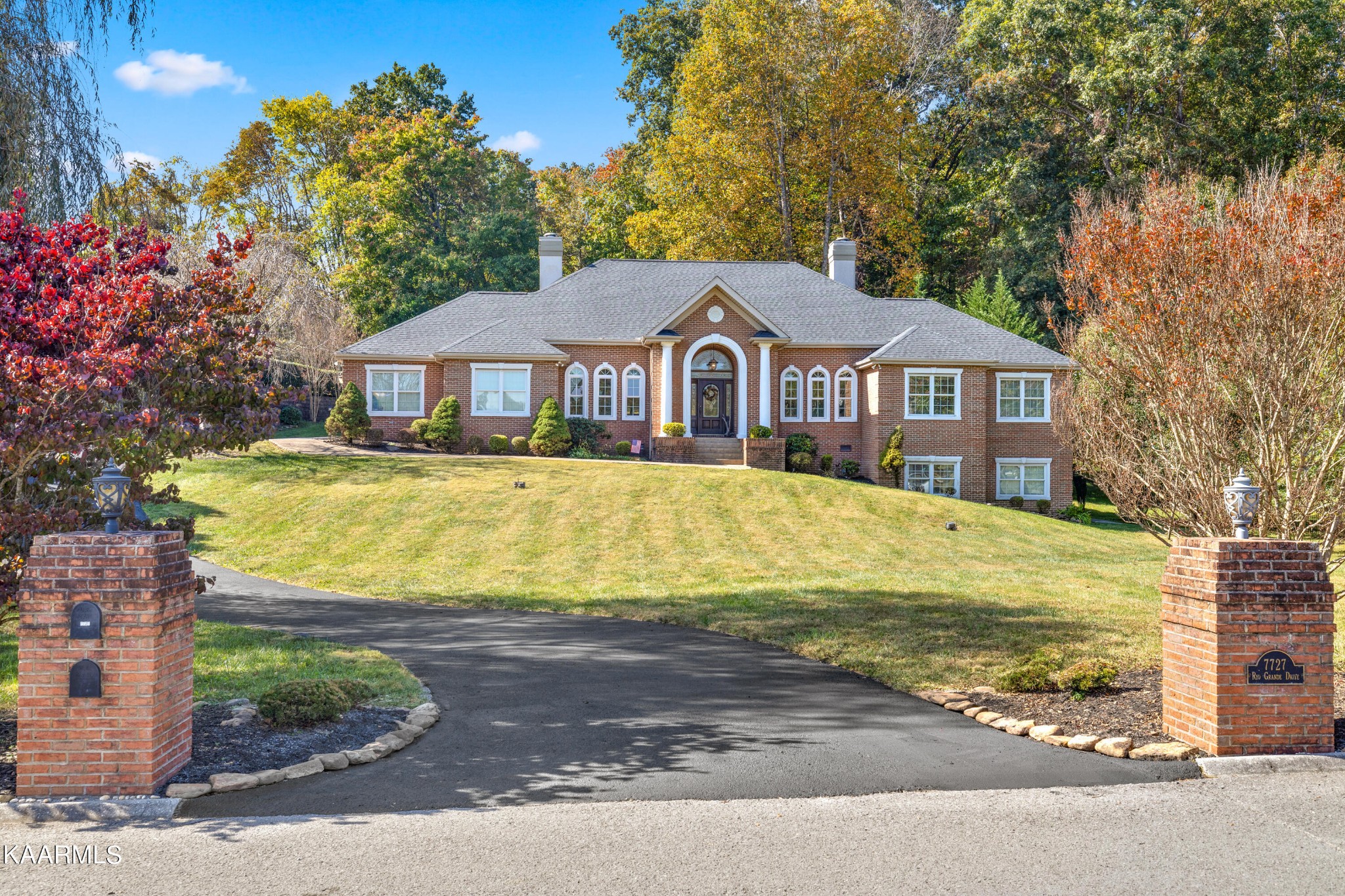 7727 Rio Grande Drive Powell, TN 37849 - Photo 1 of 16 Gallery Image 1
