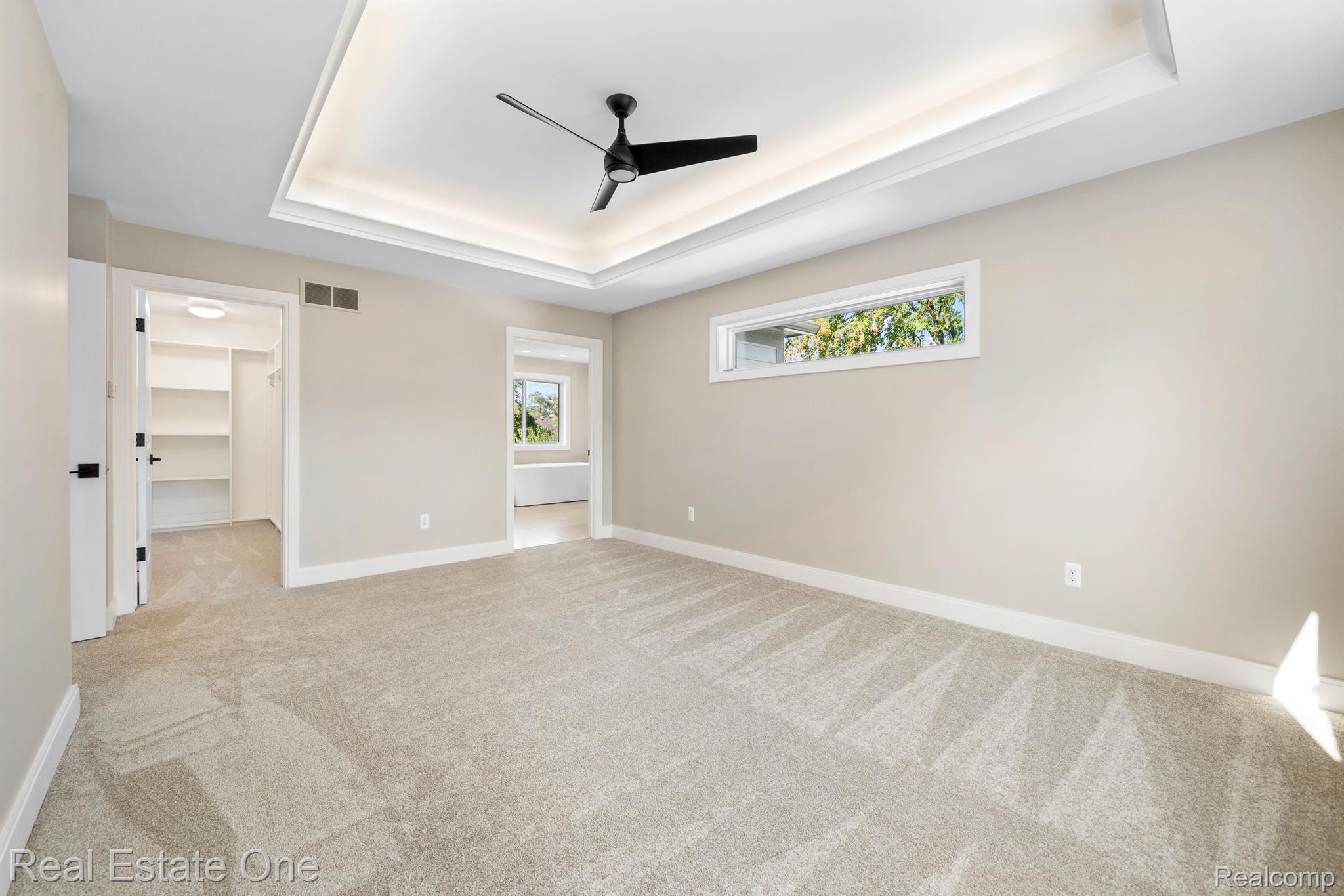 143 Woodside Road Royal Oak, MI 48073 - Photo 27 of 35 View to master bath