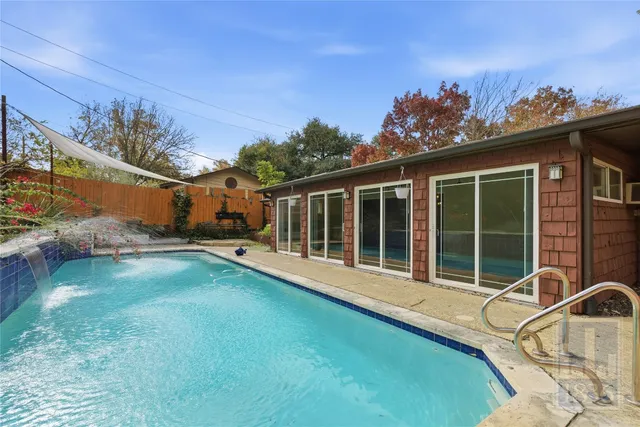 $3,300 | 6809 Columbia Drive, Austin, TX 78723