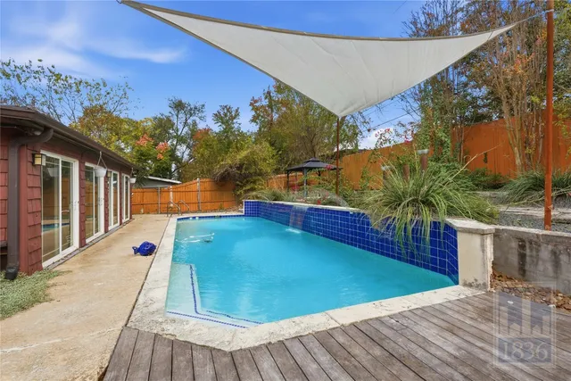 $3,300 | 6809 Columbia Drive, Austin, TX 78723