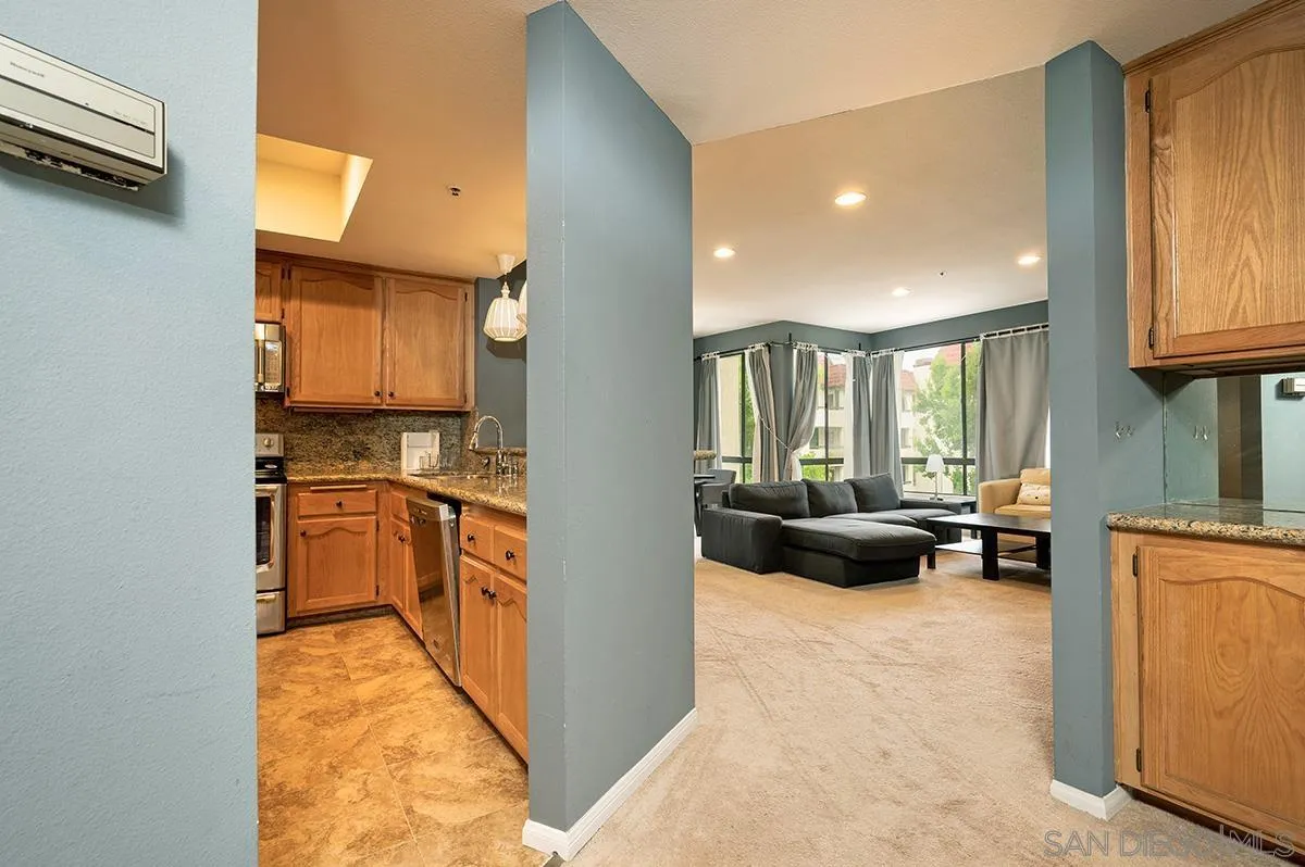 5895 Friars Road, Unit 5302 San Diego, CA 92110 - Photo 3 of 39