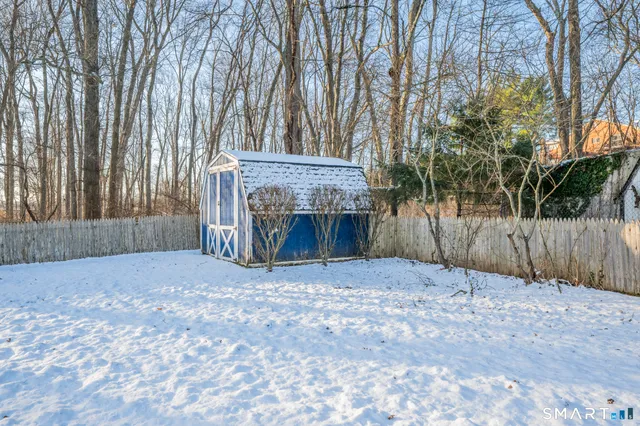 $299,000 | 204 Hickory Circle, Middletown, CT 06457