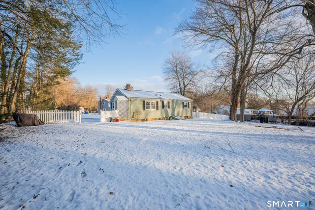 $299,000 | 204 Hickory Circle, Middletown, CT 06457