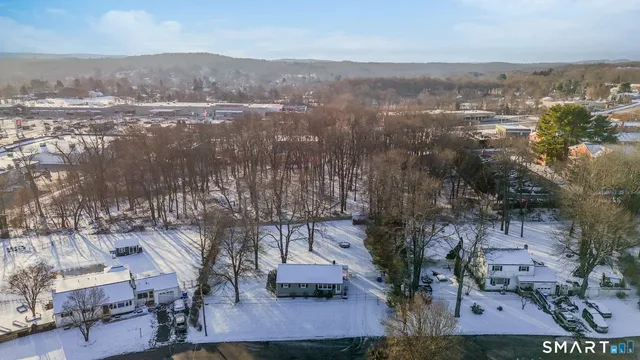 $299,000 | 204 Hickory Circle, Middletown, CT 06457