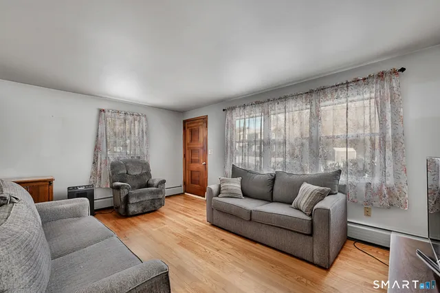 $299,000 | 204 Hickory Circle, Middletown, CT 06457