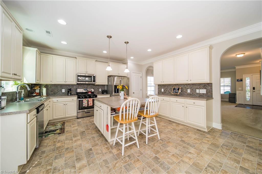 5377 Holbein Gate Road Walkertown, NC 27051 - Photo 7 of 38 Gallery Image 7