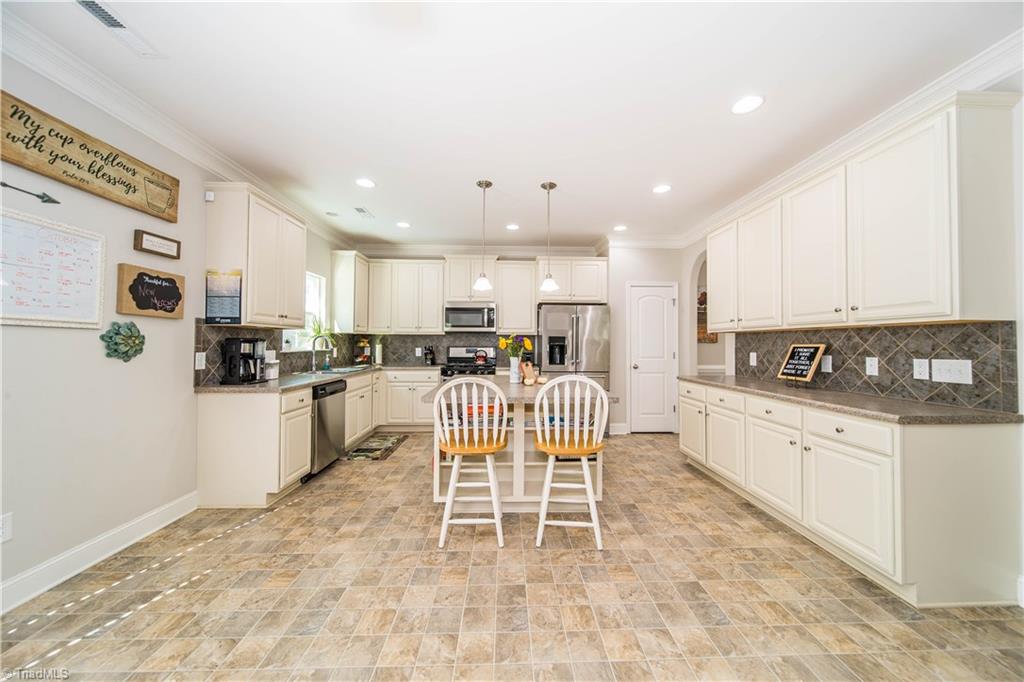 5377 Holbein Gate Road Walkertown, NC 27051 - Photo 8 of 38 Gallery Image 8