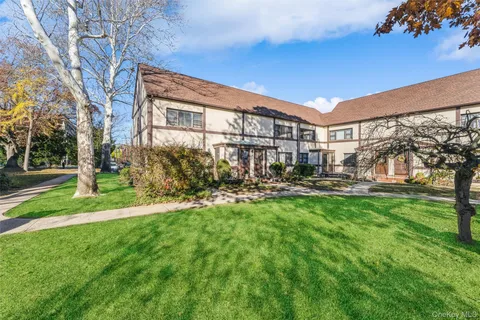 $350,000 | 123 15th Street, Unit A1, Garden City, NY 11530