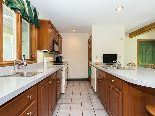 22 Shirley Road Townsend, MA 01469 - Photo 8 of 30