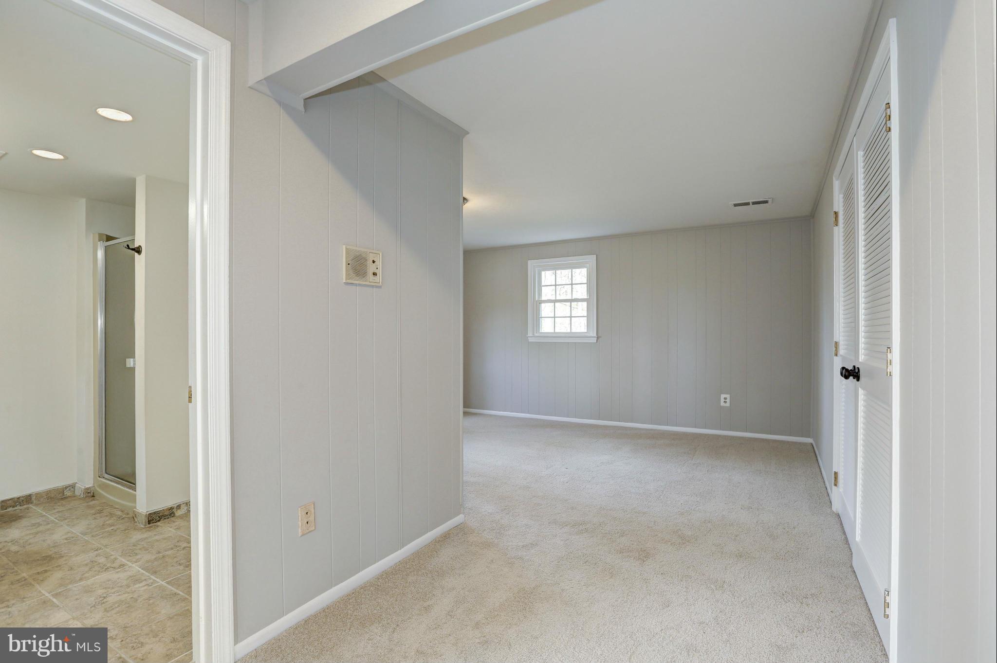 13116 Brandon Way Road Gaithersburg, MD 20878 - Photo 18 of 30 an empty room with windows