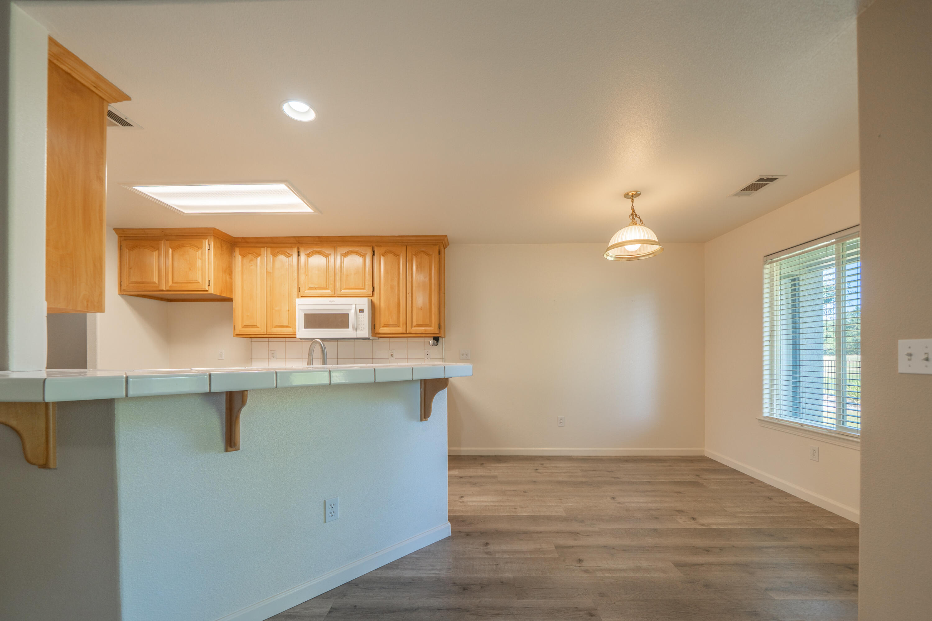 22336 Golftime Drive Palo Cedro, CA 96073 - Photo 10 of 61 Kitchen & eating nook