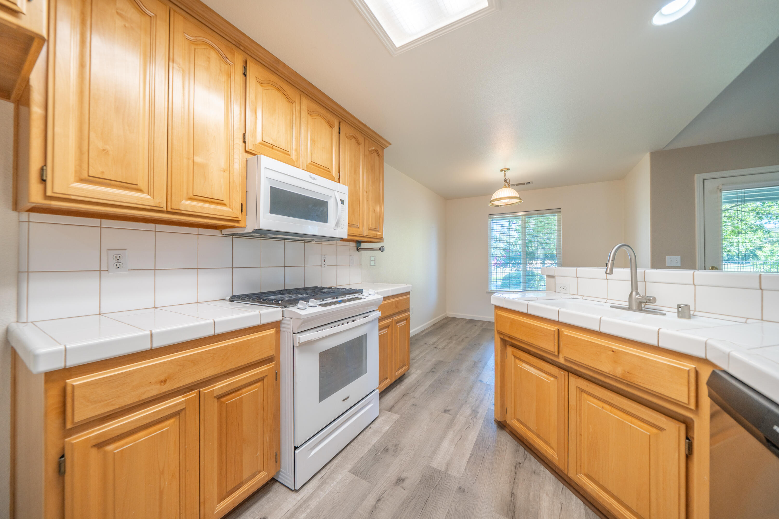 22336 Golftime Drive Palo Cedro, CA 96073 - Photo 11 of 61 Kitchen