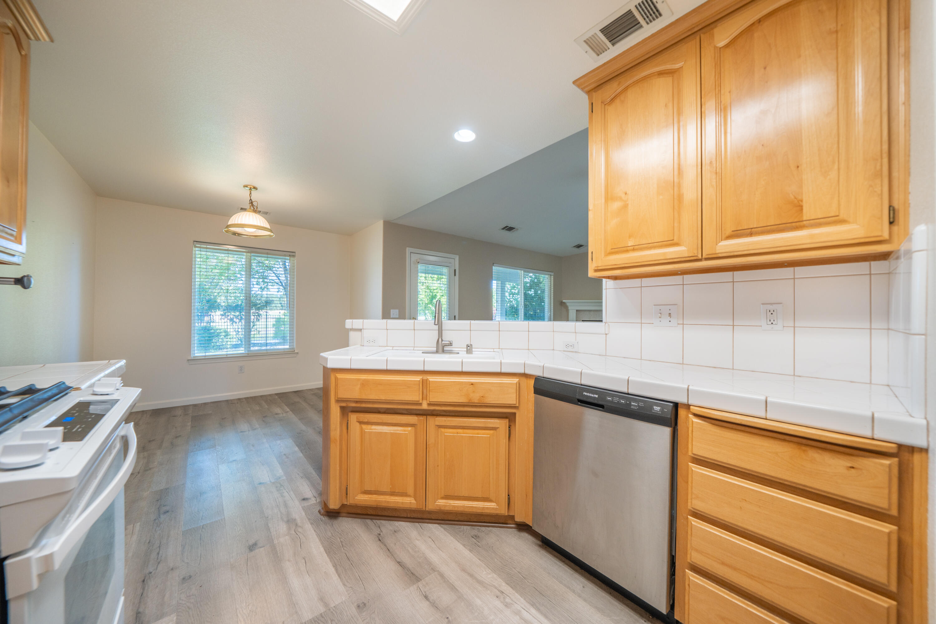 22336 Golftime Drive Palo Cedro, CA 96073 - Photo 12 of 61 Kitchen