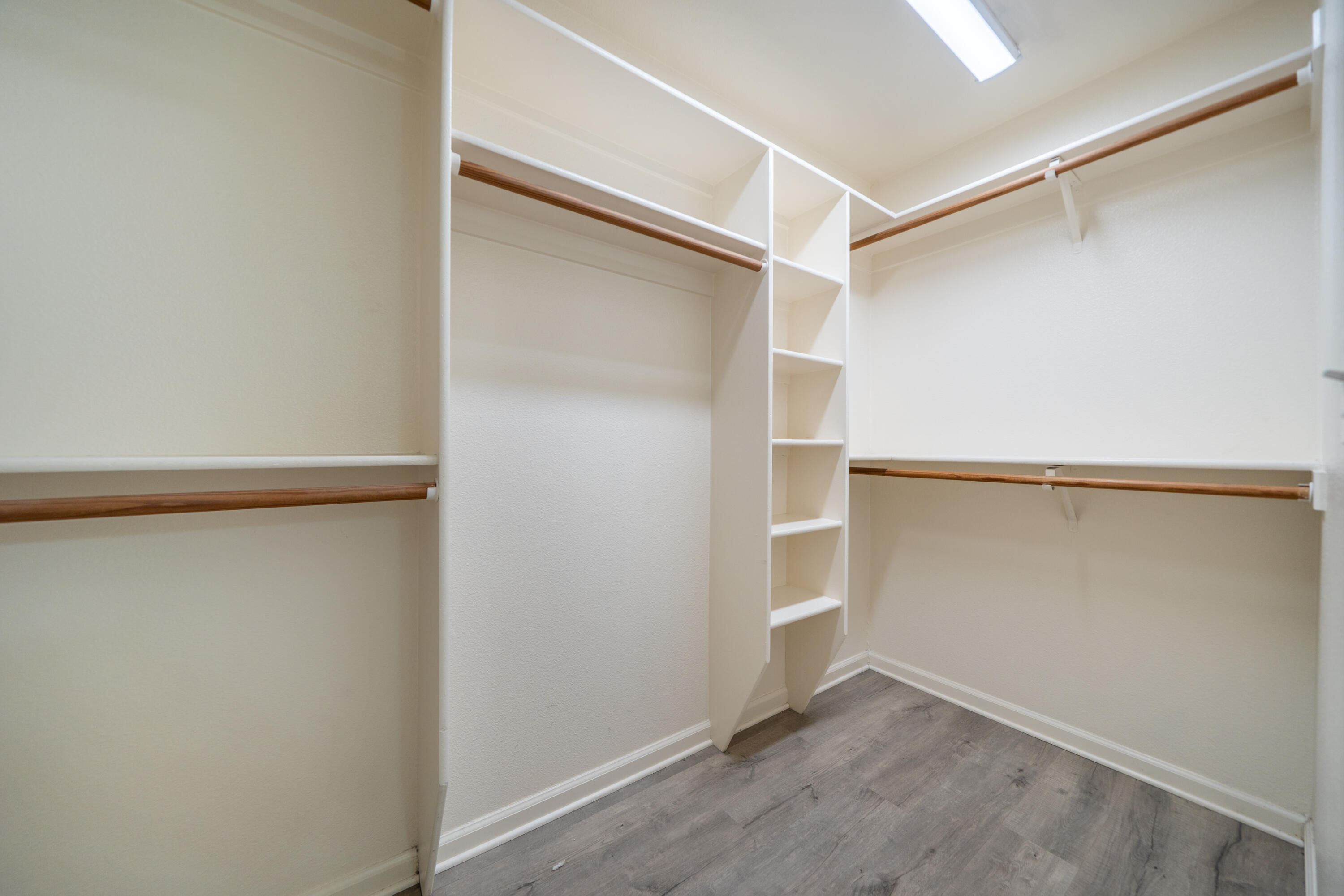 22336 Golftime Drive Palo Cedro, CA 96073 - Photo 21 of 61 Main bedroom closet