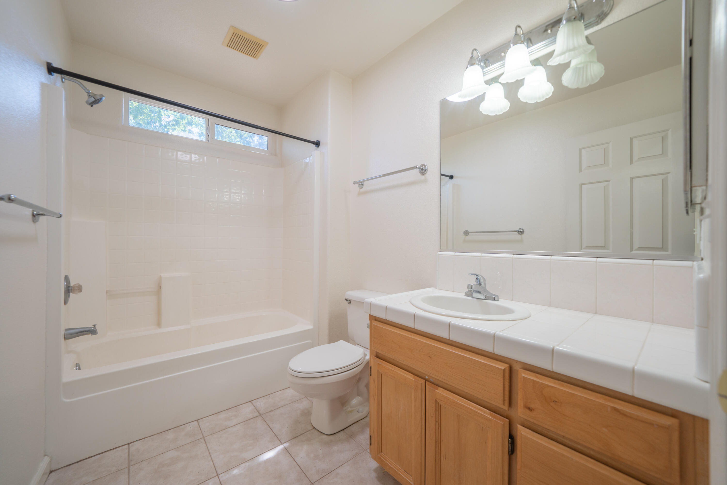 22336 Golftime Drive Palo Cedro, CA 96073 - Photo 24 of 61 Guest bathroom