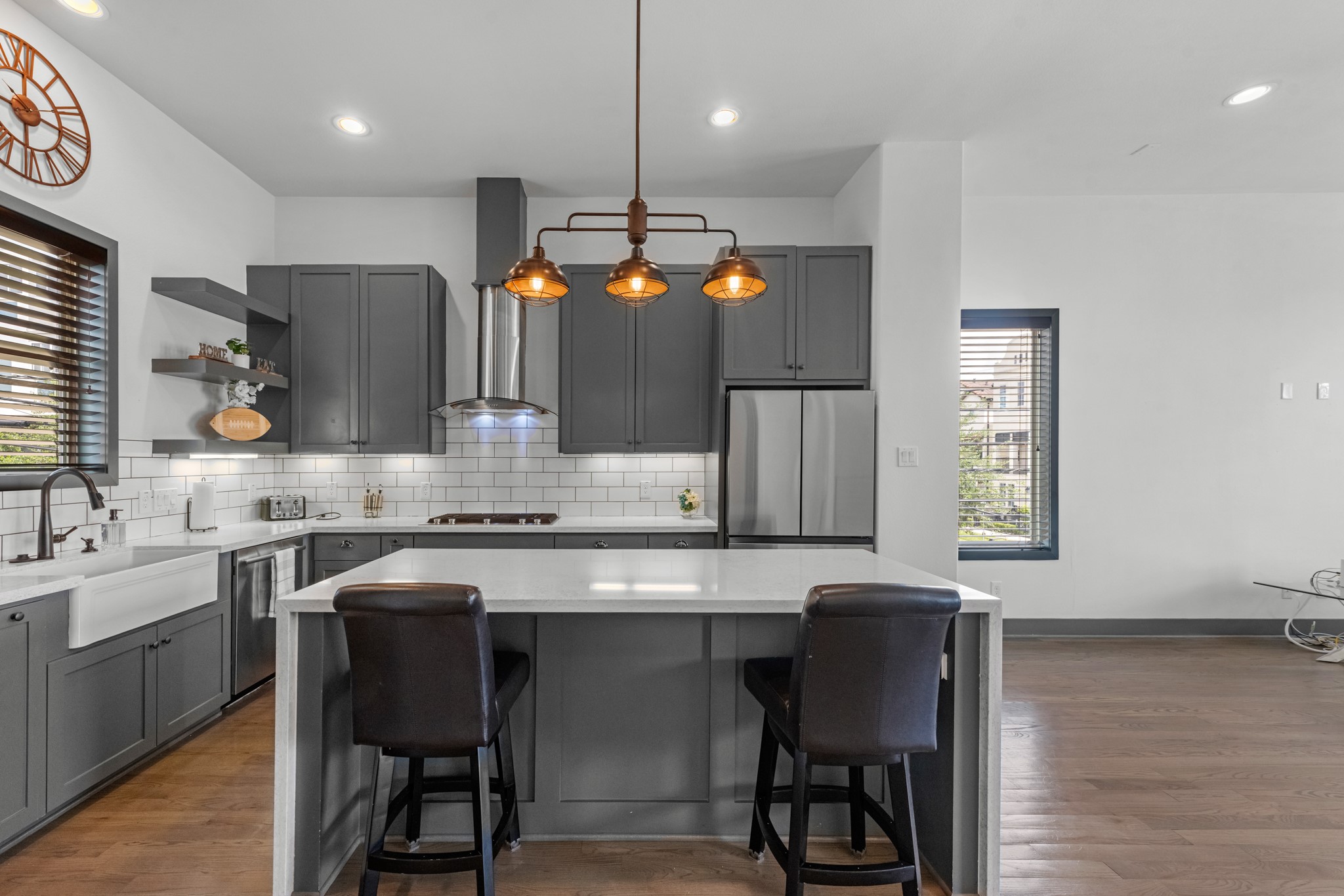 5802 Kansas Street Houston, TX 77007 - Photo 2 of 12 Large Island Open concept Kitchen