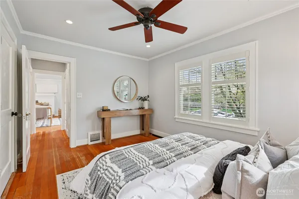 $949,000 | 1911 12th Avenue South, Seattle, WA 98144