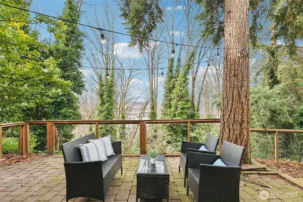 $949,000 | 1911 12th Avenue South, Seattle, WA 98144