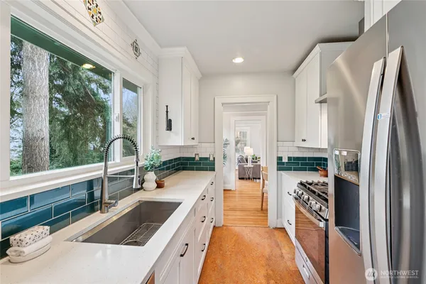 $949,000 | 1911 12th Avenue South, Seattle, WA 98144