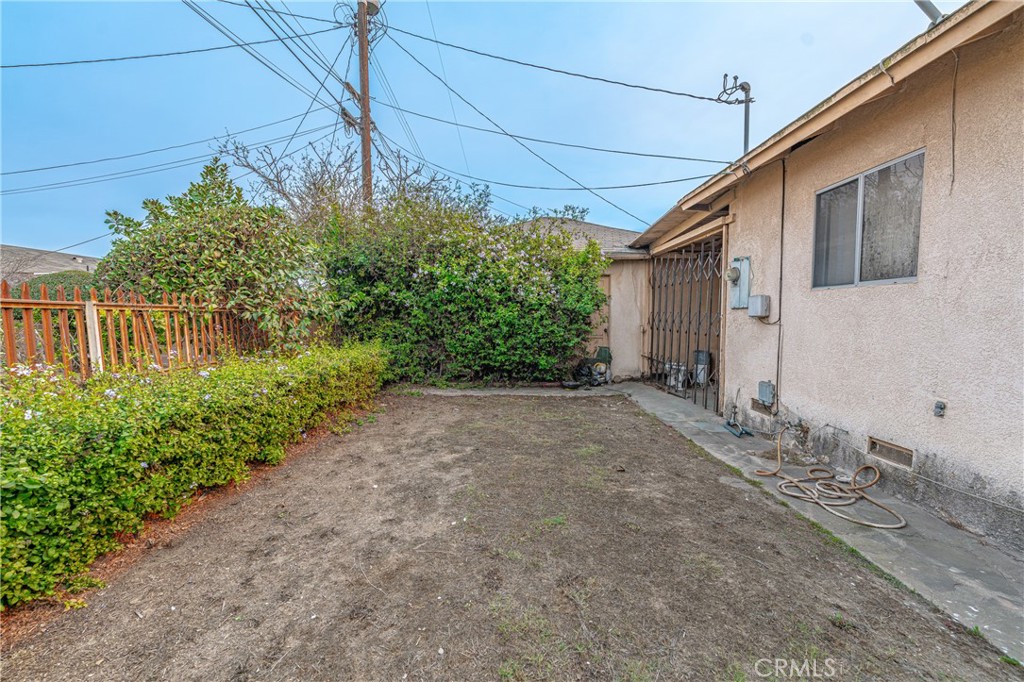 1613 West 138th Street Compton, CA 90222 - Photo 17 of 21