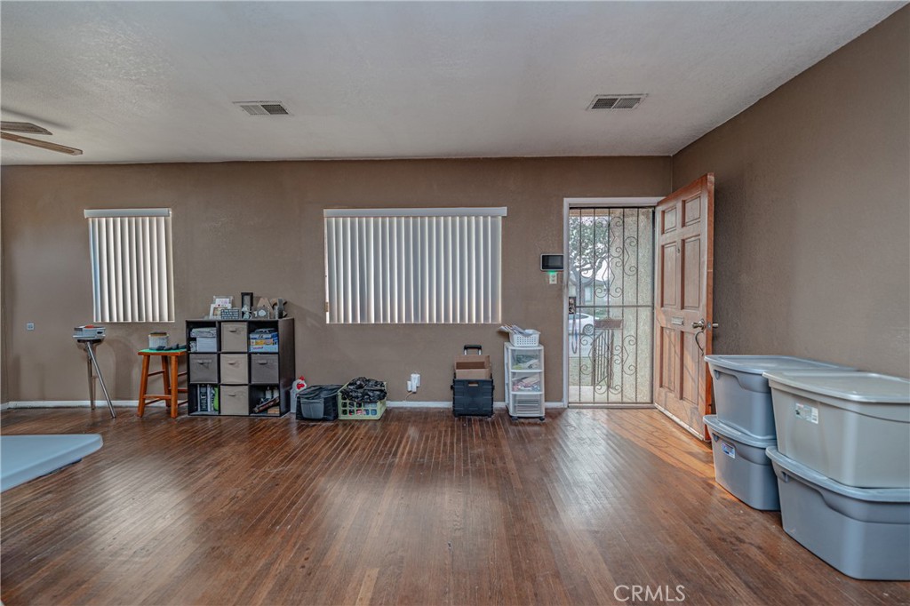 1613 West 138th Street Compton, CA 90222 - Photo 3 of 21