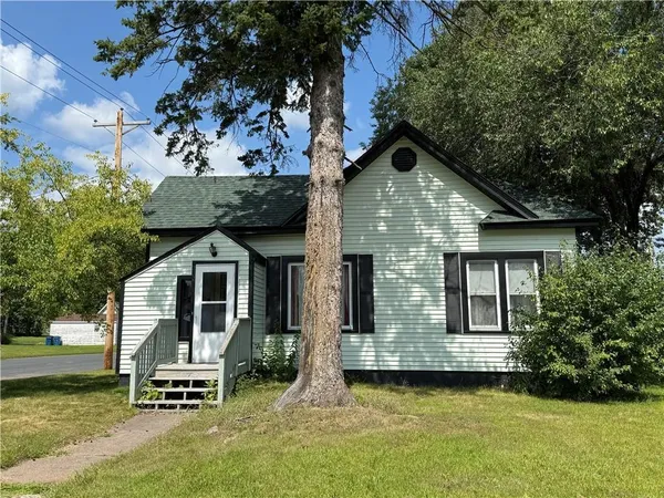 $159,900 | 222 Spruce Street, Spooner, WI 54801