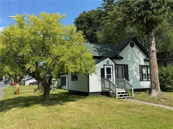 $159,900 | 222 Spruce Street, Spooner, WI 54801