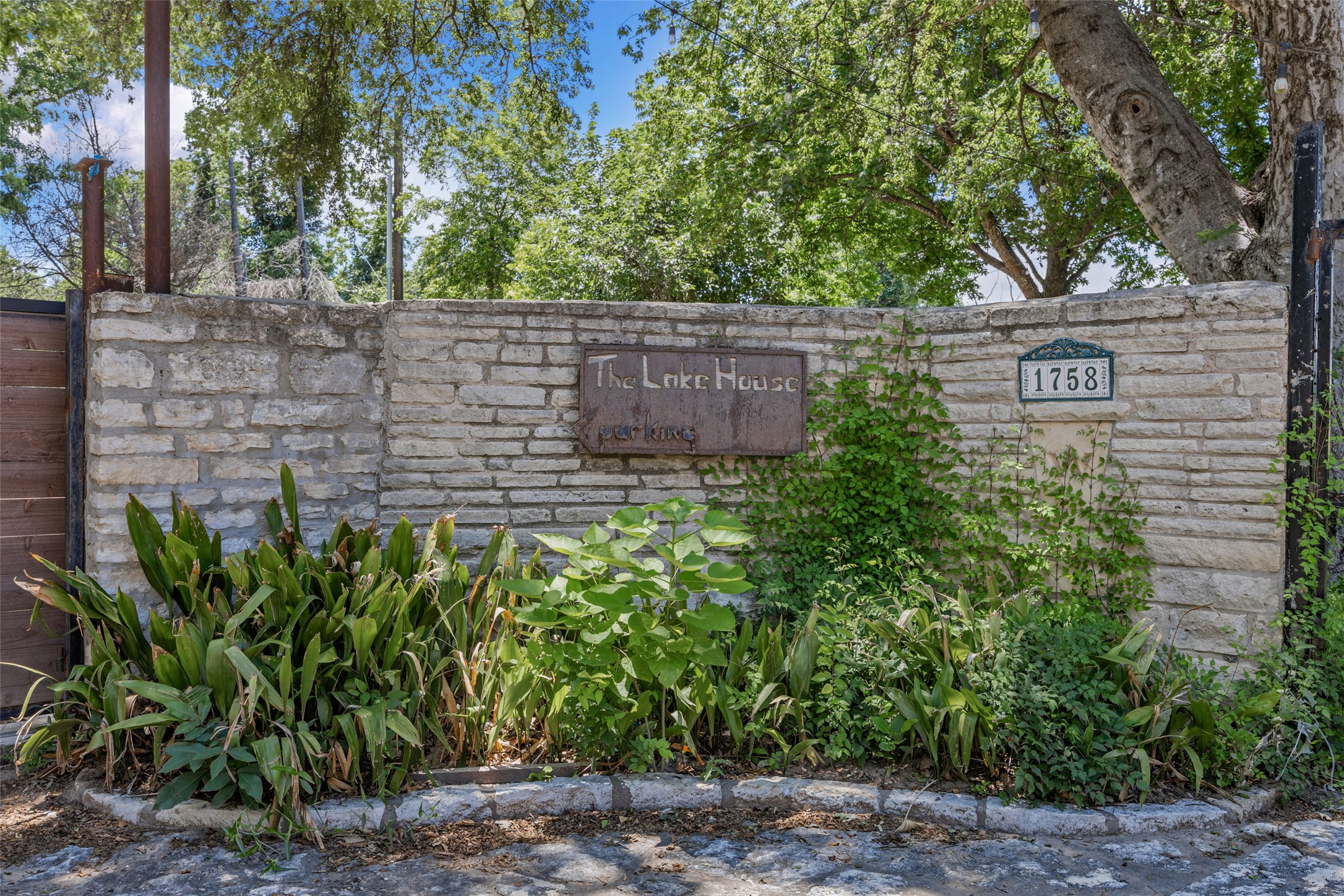 1758 Channel Road Austin, TX 78746 - Photo 31 of 39