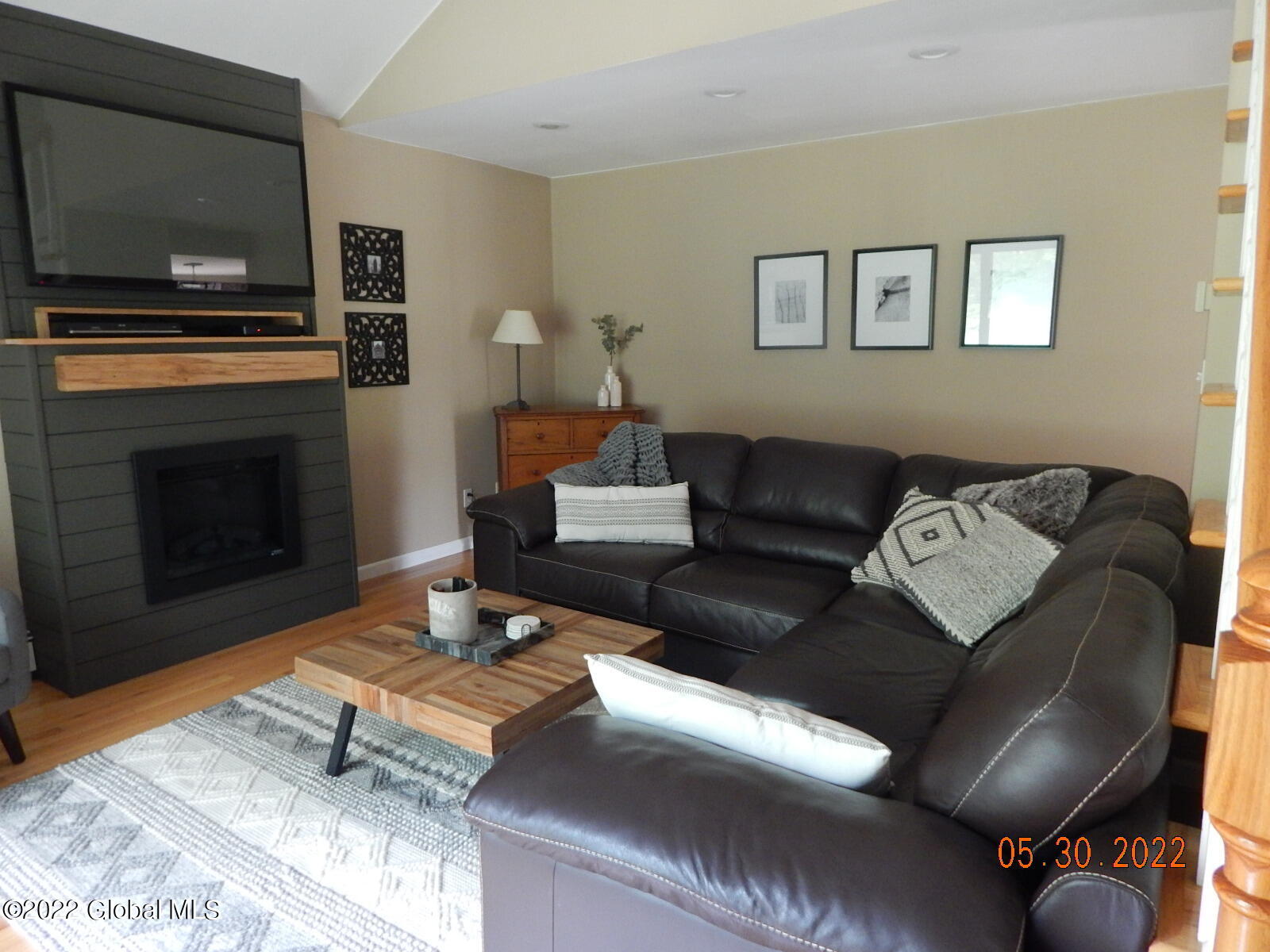 402 Ridge Road North New Baltimore, NY 12087 - Photo 4 of 62 DSCN1305