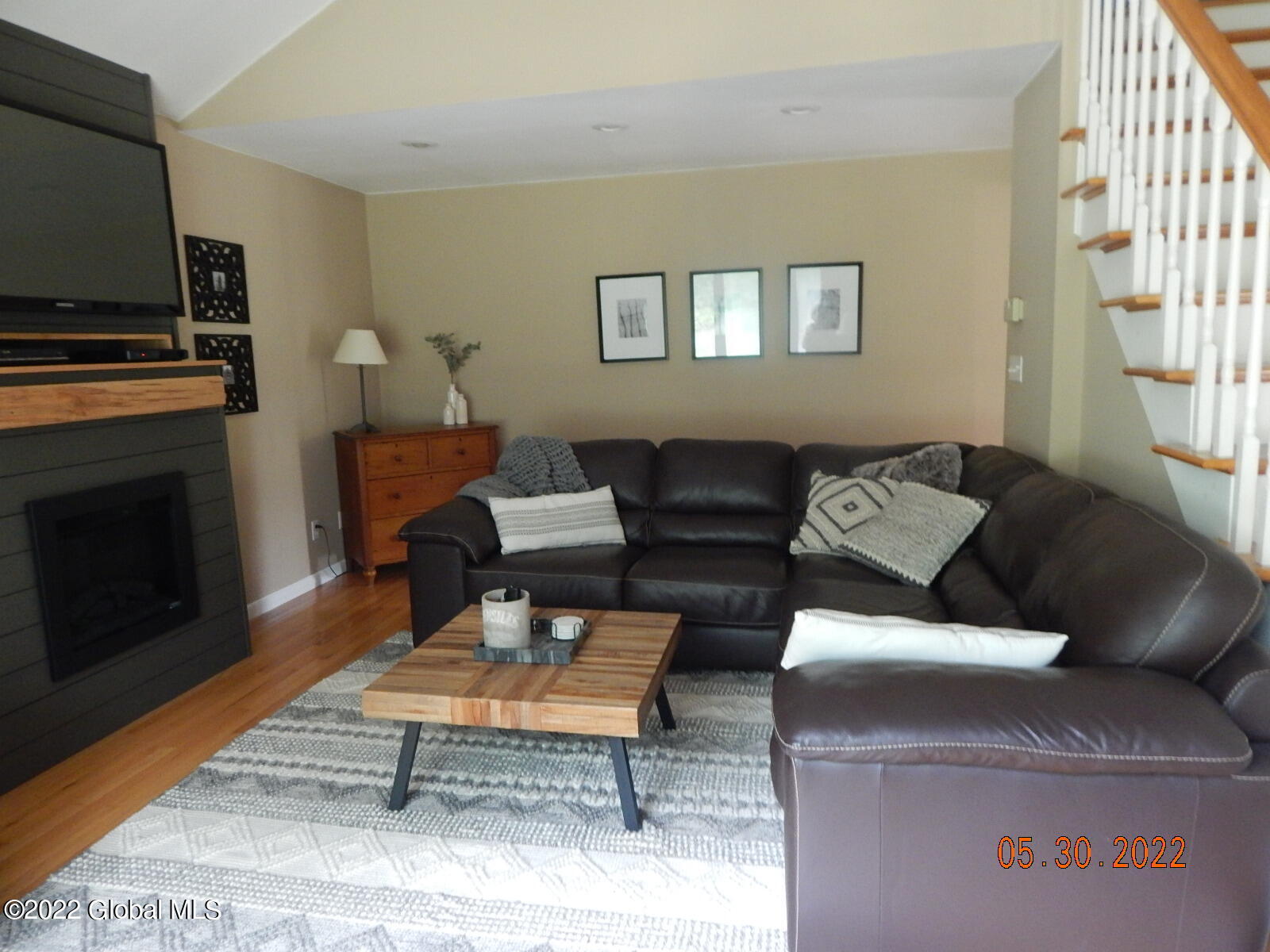 402 Ridge Road North New Baltimore, NY 12087 - Photo 5 of 62 DSCN1307