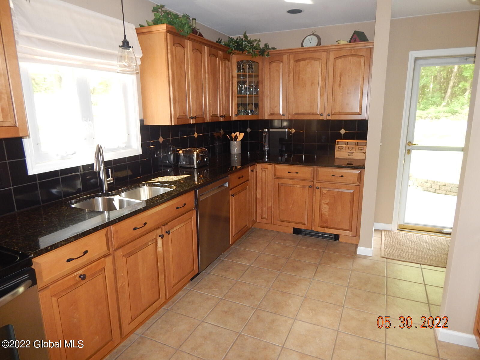402 Ridge Road North New Baltimore, NY 12087 - Photo 9 of 62 DSCN1325