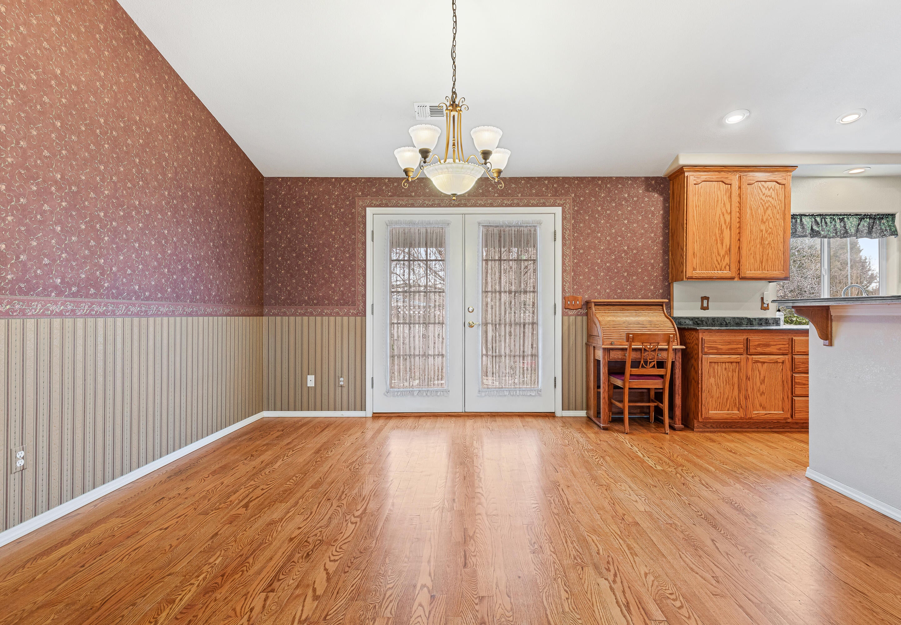 2649 Rabun Way Central Point, OR 97502 - Photo 17 of 39 9R9A3088