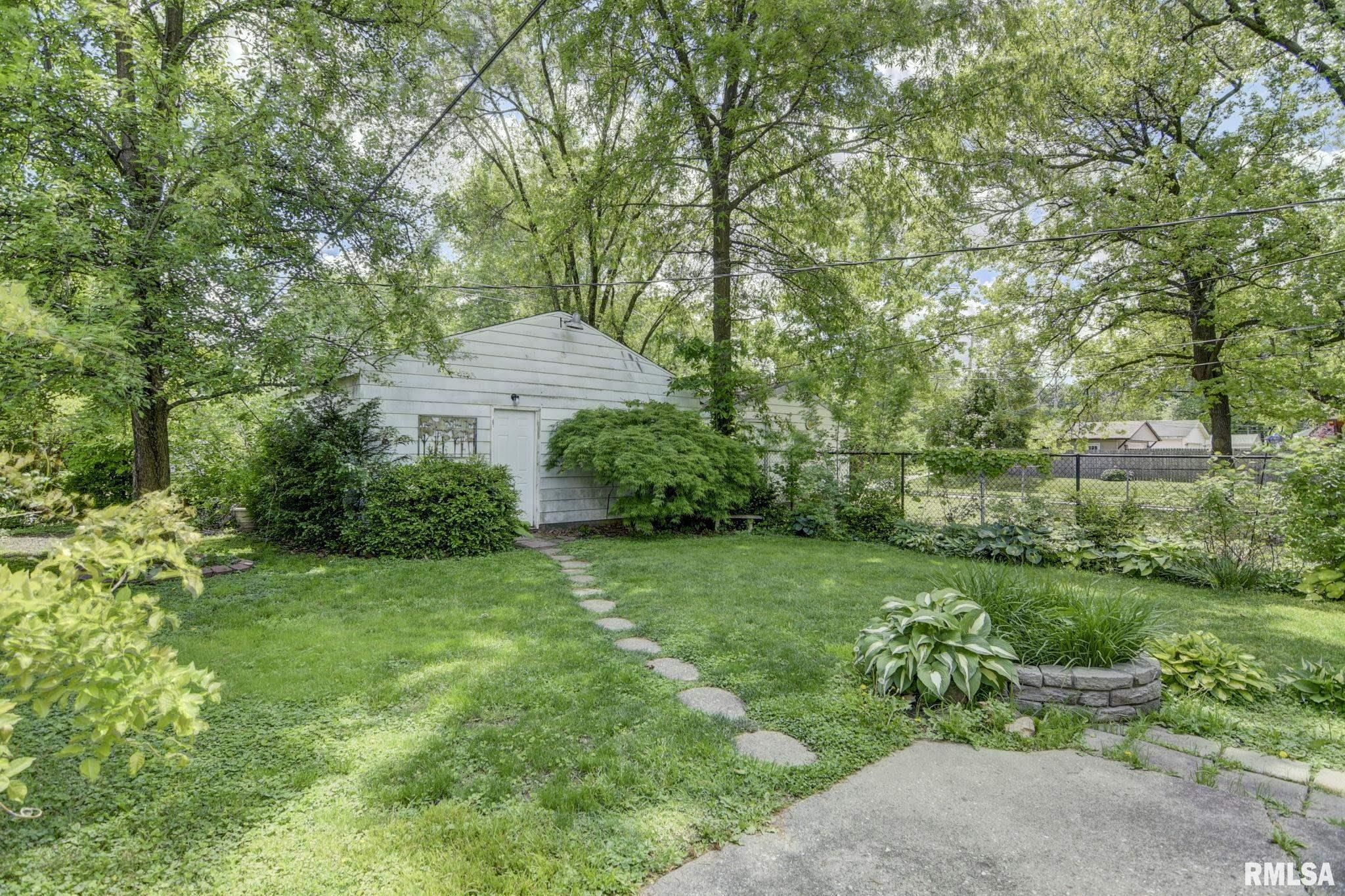 1004 Bryn Mawr Boulevard Springfield, IL 62703 - Photo 37 of 40