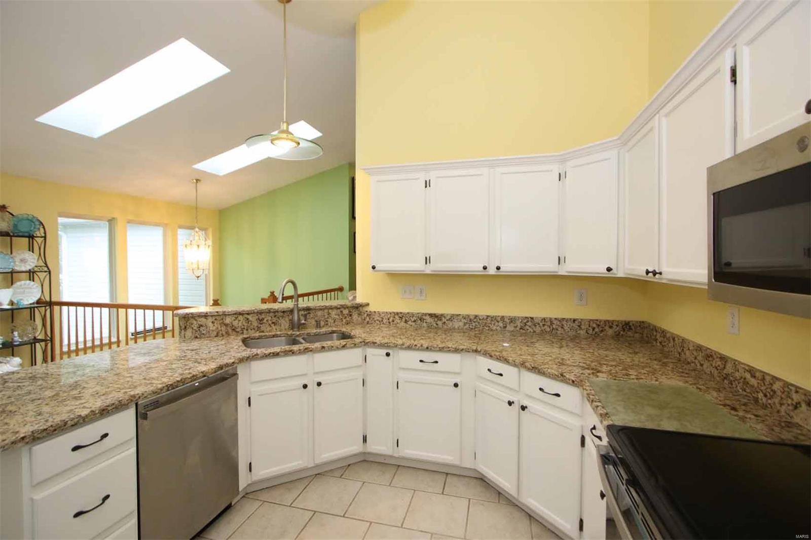 2705 Hunters Ridge Edwardsville, IL 62025 - Photo 11 of 53 Gallery Image 11