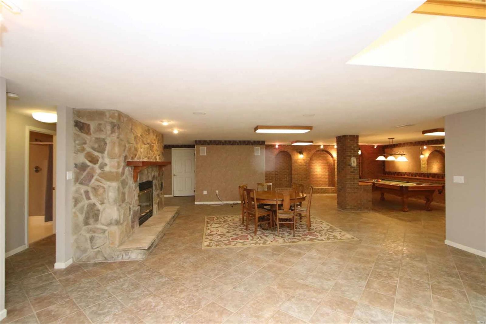 2705 Hunters Ridge Edwardsville, IL 62025 - Photo 29 of 53 Gallery Image 29
