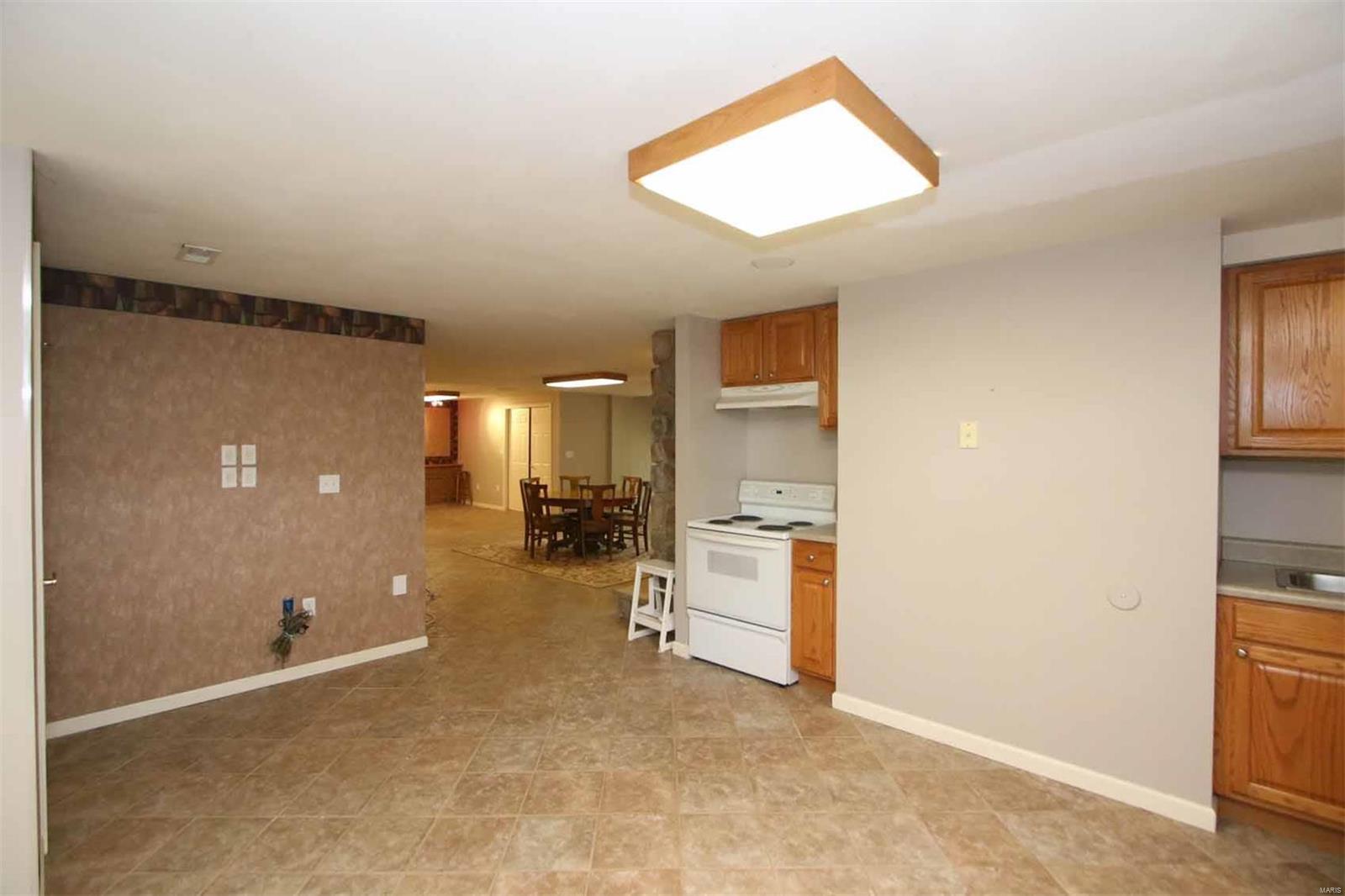 2705 Hunters Ridge Edwardsville, IL 62025 - Photo 36 of 53 Gallery Image 36