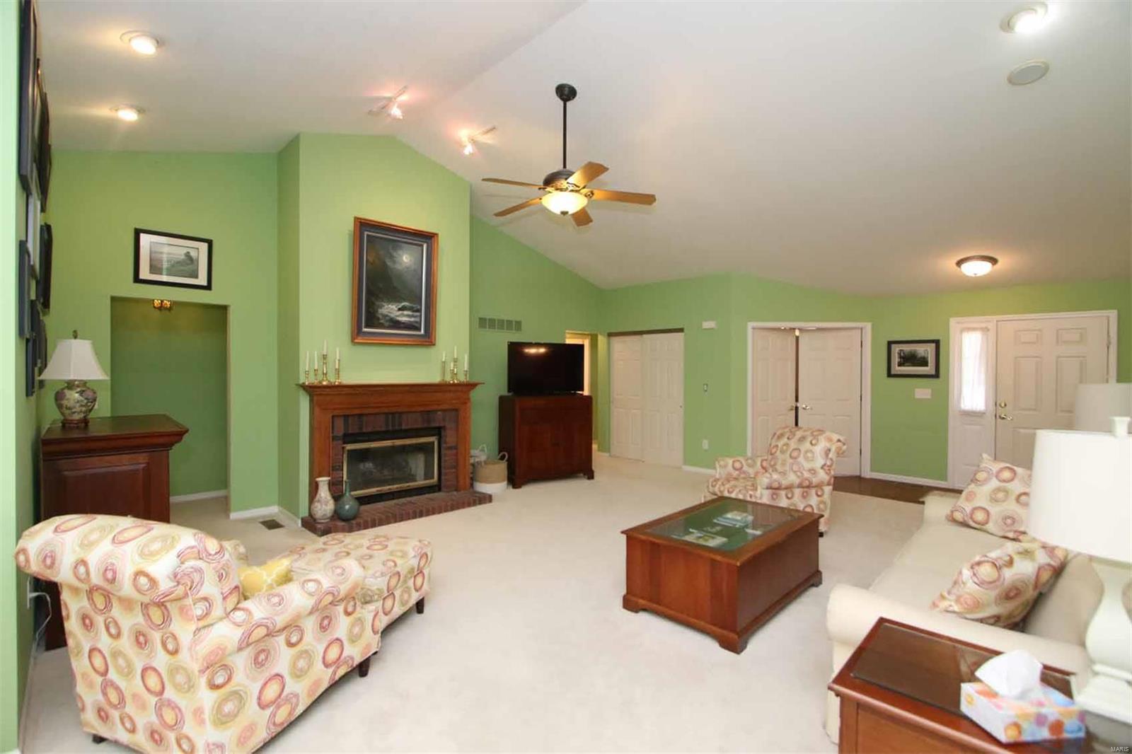 2705 Hunters Ridge Edwardsville, IL 62025 - Photo 5 of 53 Gallery Image 5