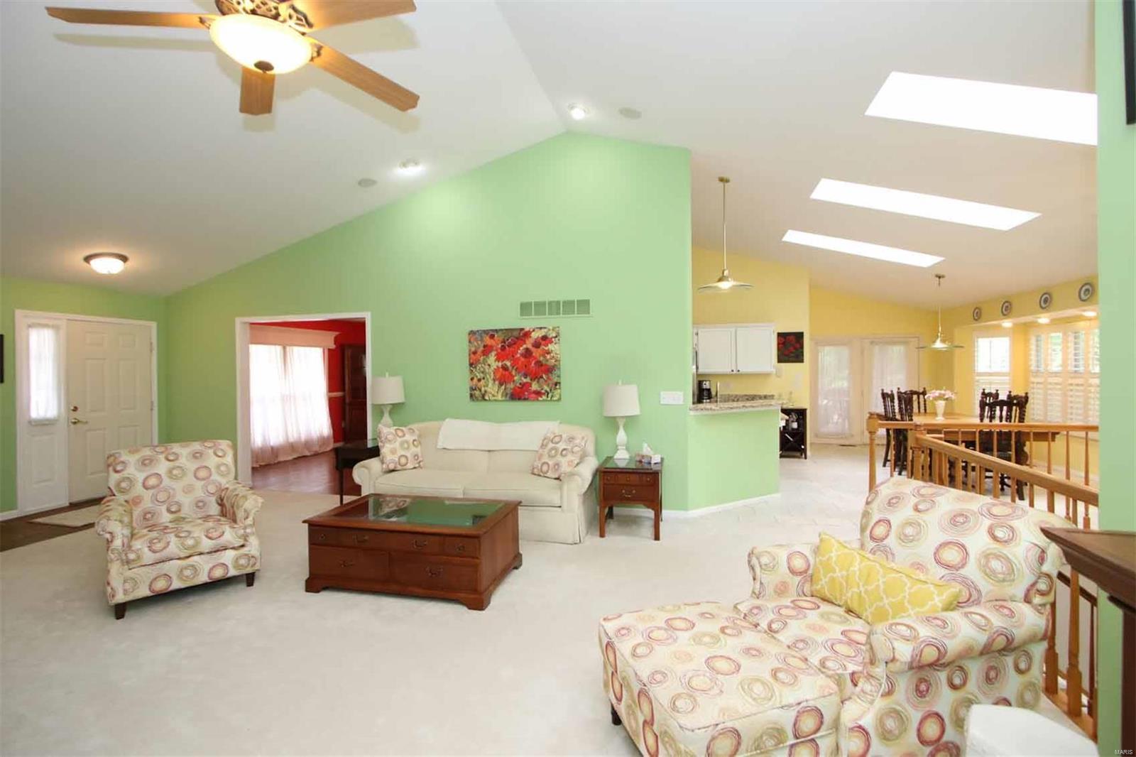 2705 Hunters Ridge Edwardsville, IL 62025 - Photo 6 of 53 Gallery Image 6